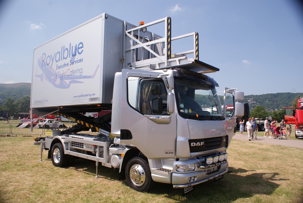DAF Airline Service Truck Vehicle Walkarounds